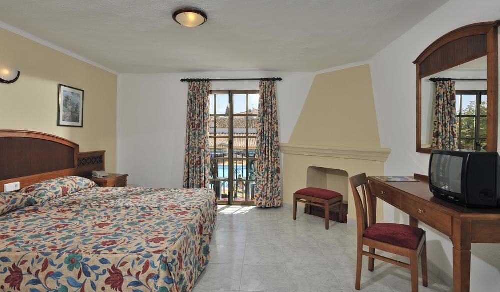 Globales Cortijo Blanco Hotel Marbella Luaran gambar